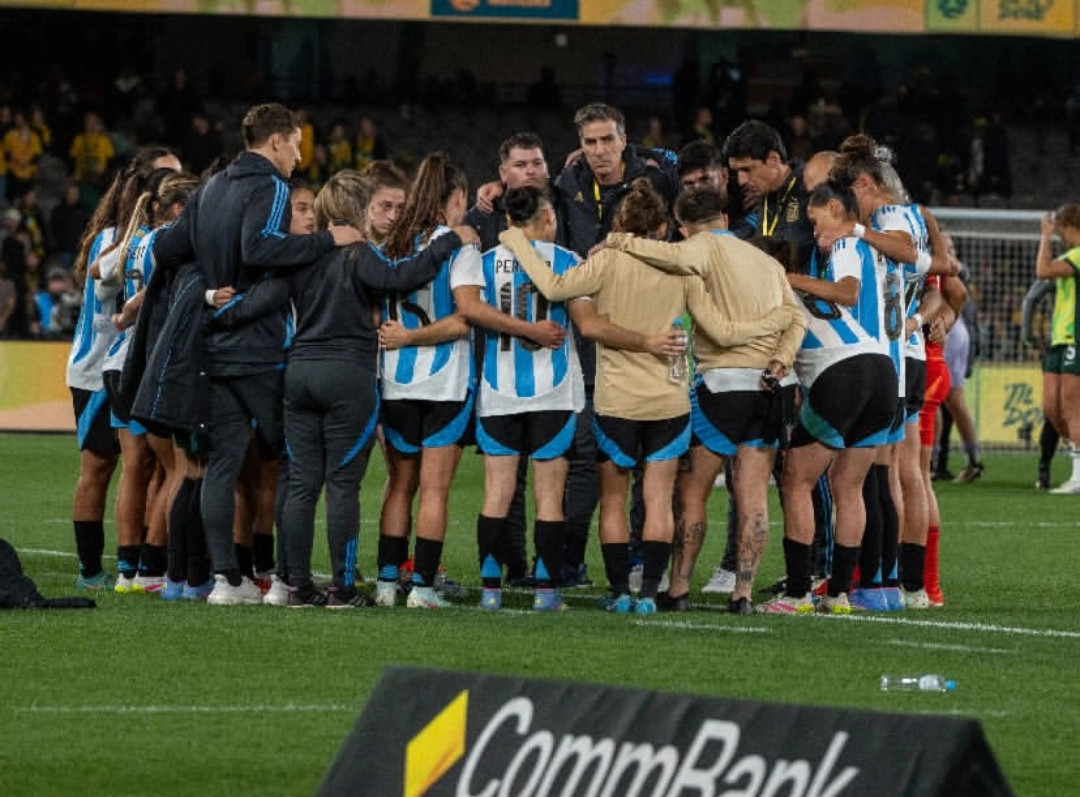 Argentina culminó su gira por Australia con una derrota